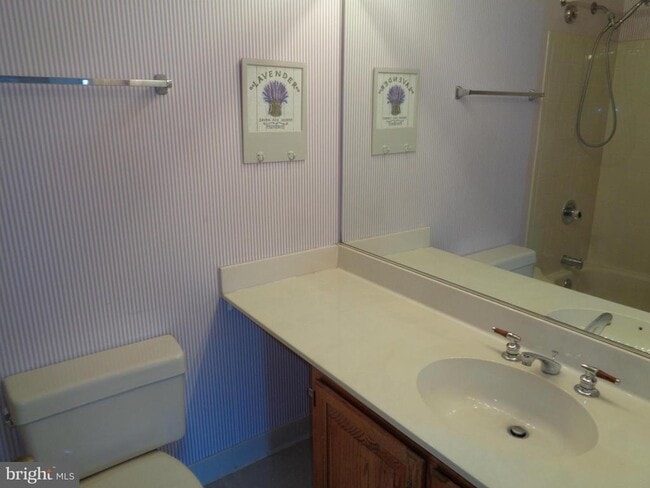 Building Photo - 90 English Run Cir