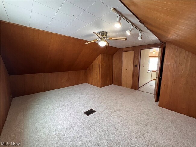 Building Photo - 3006 Torrington Ave