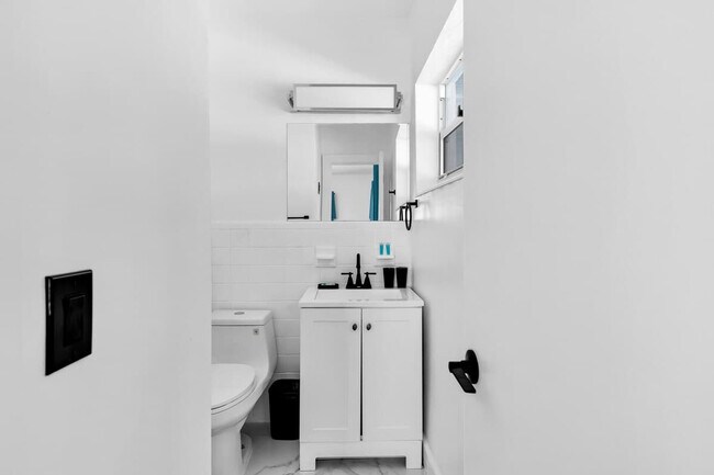 Building Photo - 7001 Coolidge St