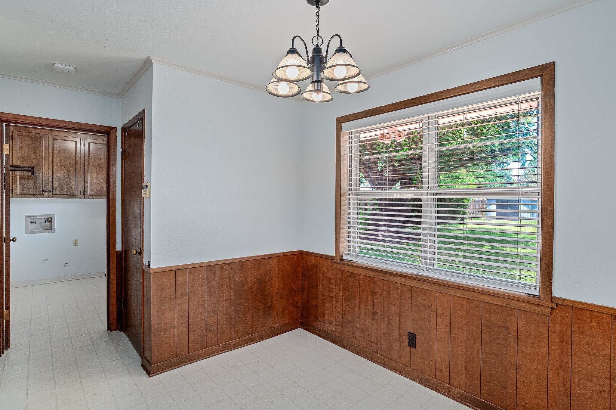 Building Photo - 1554 Westbury Dr