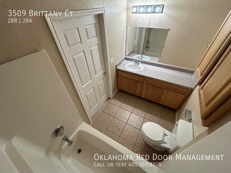 Building Photo - 3509 Brittany Ct