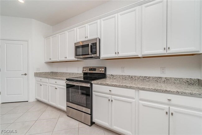 Building Photo - 14580 Palamos Cir