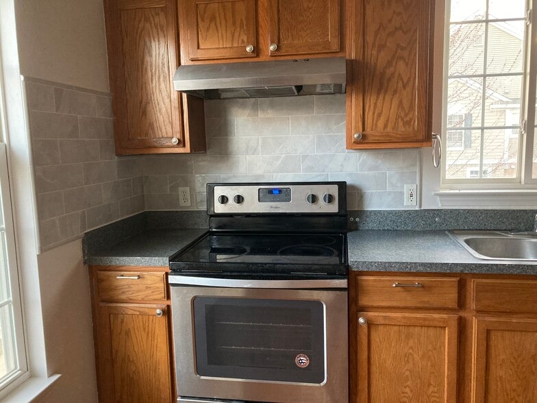 Building Photo - 1115 Alameda Blvd