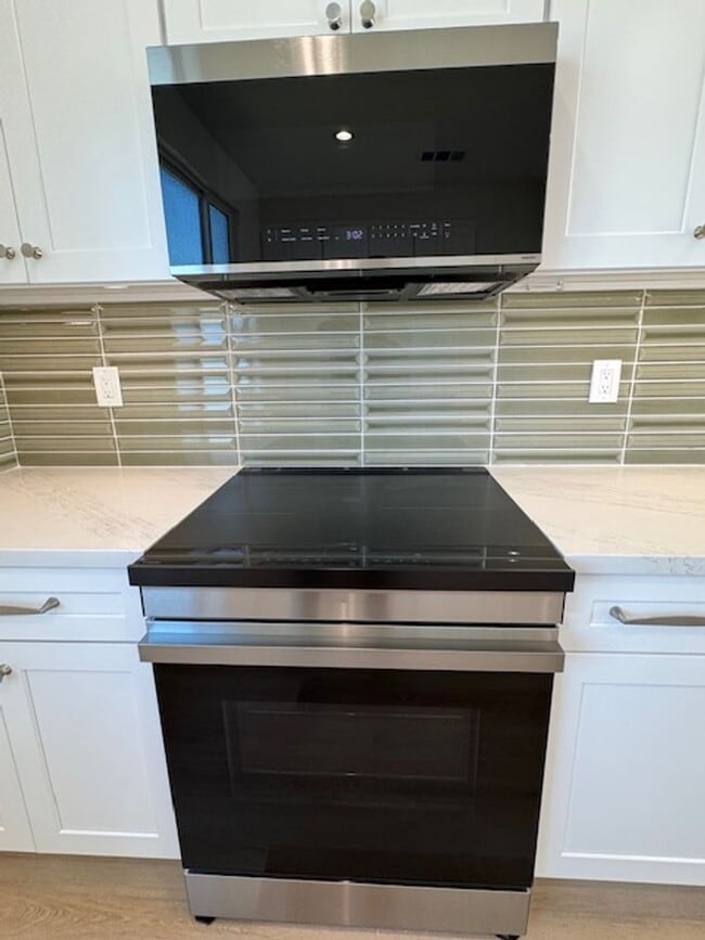 Building Photo - 6170 Briercrest Ave