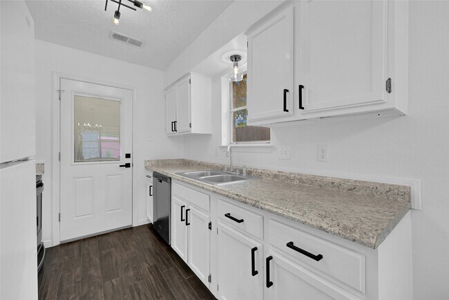 Building Photo - 24102 Pepperrell Pl St