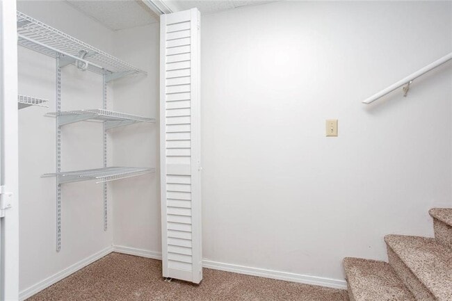 Building Photo - 1093 Caprice Dr
