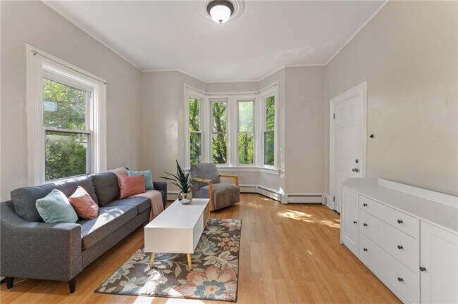 Building Photo - 1165 Chalkstone Ave