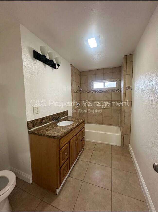 Building Photo - 1143 W 91st St