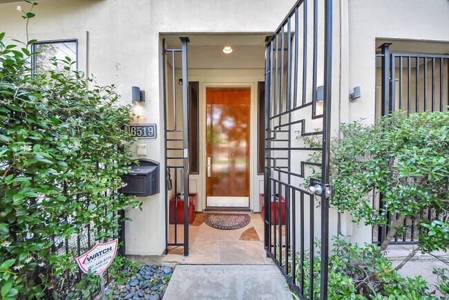 Building Photo - 6519 Durford St