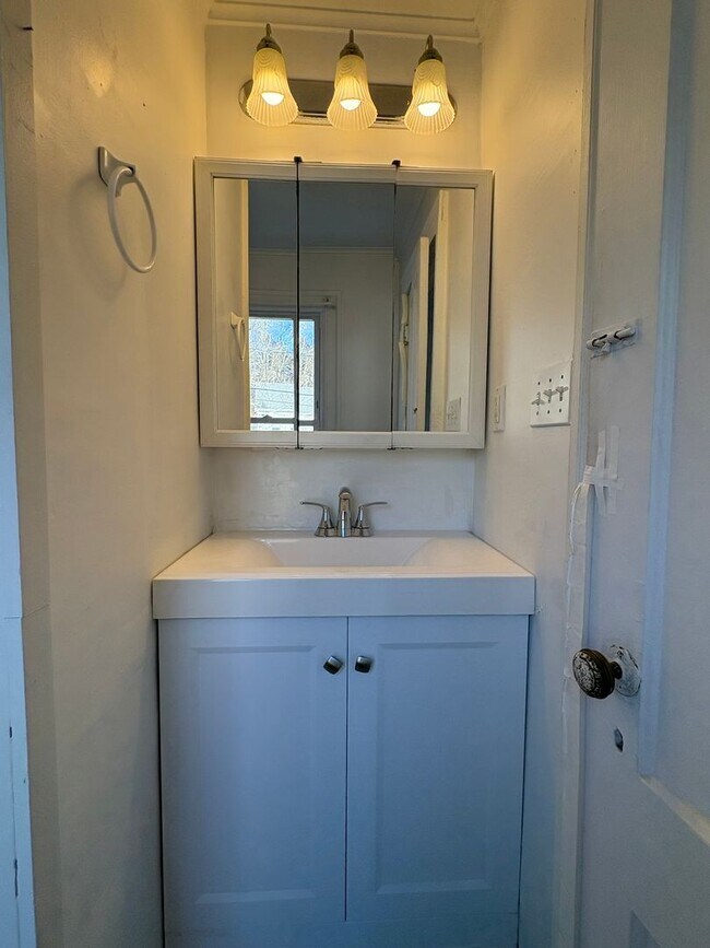 Building Photo - 10 High St