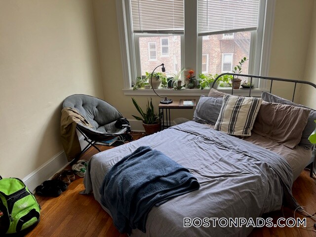 Building Photo - 55 Park Dr