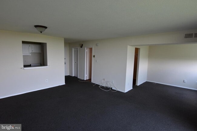 Building Photo - 1836 Metzerott Rd