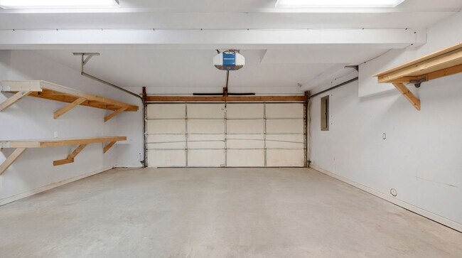 Building Photo - East Brainerd Home Available NOW!
