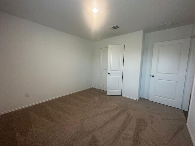 Building Photo - 167 Jeffers