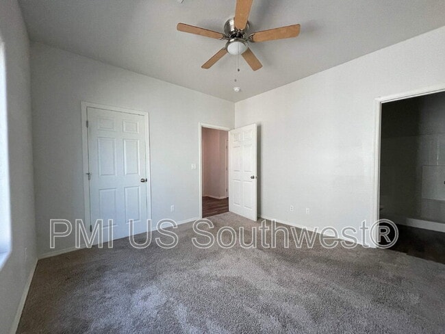 Building Photo - 8700 E Loos Dr