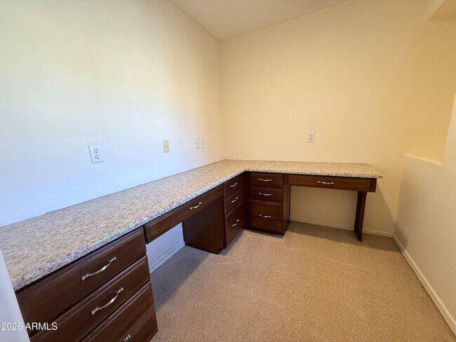 Building Photo - 3663 E Sparrow Pl