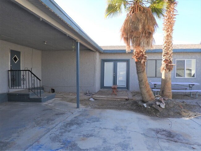 Building Photo - 2220 W Bell Vista Ave