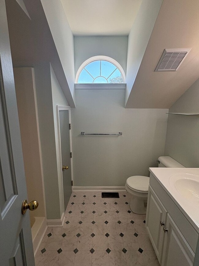 Building Photo - 24 Sweet Gum Pl