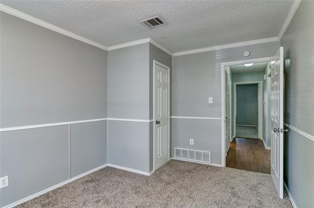 Building Photo - 708 Paintbrush Dr