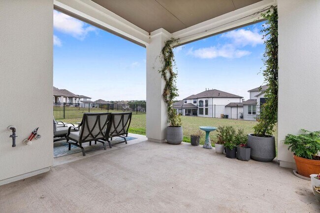 Building Photo - 920 Villa Rialto View