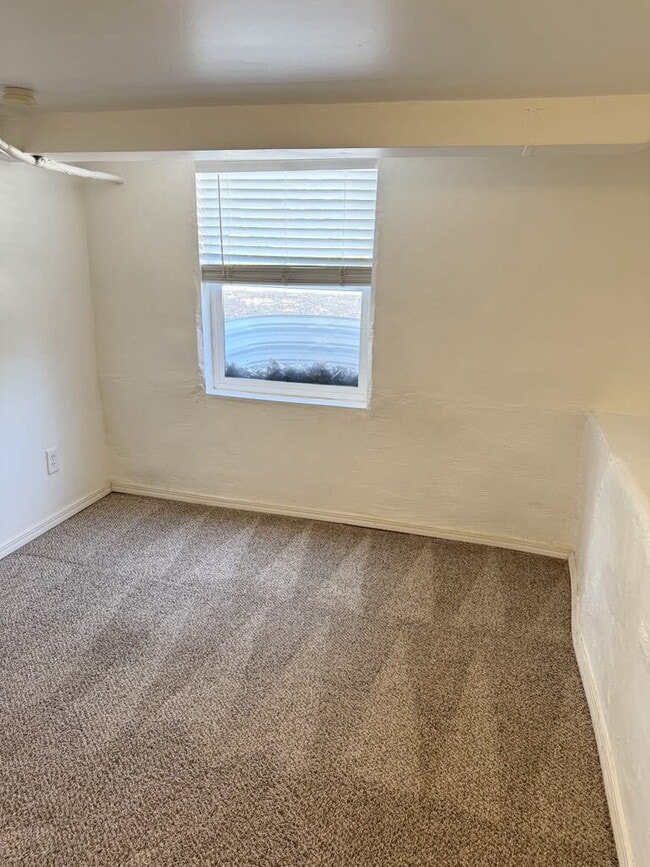 Building Photo - "Charming 2-Bed Apartment with ALL UTILITIES INCLUDED!! – Cozy Comfort Awaits!"