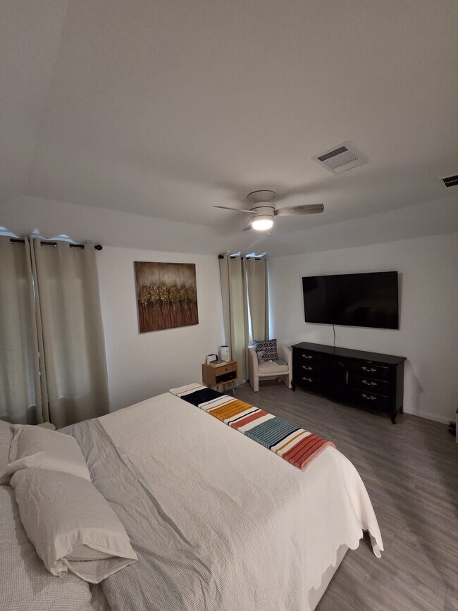 Building Photo - 13323 Savory Pl