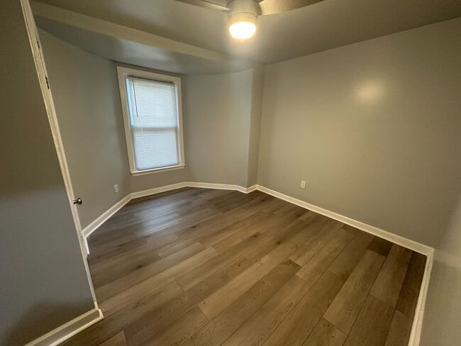 Building Photo - 529 Brinton St