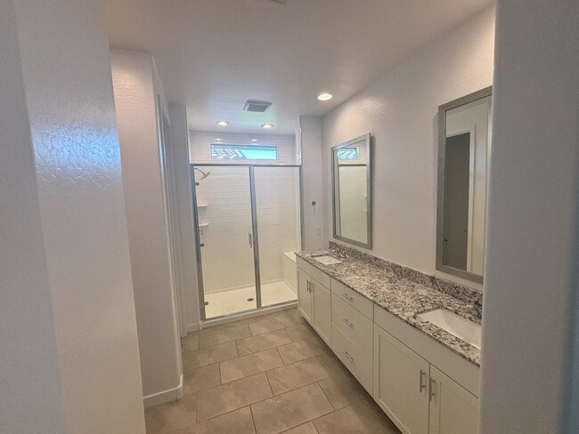 master bathroom - 12350 W Wagon Wheel Dr