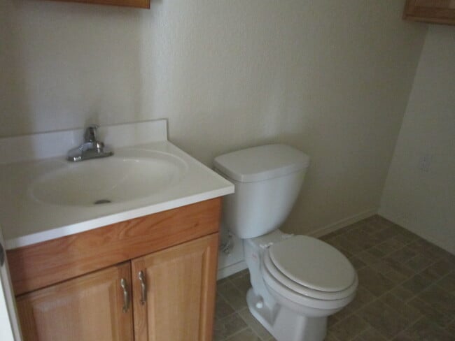 Building Photo - 1714 Lancaster Ave