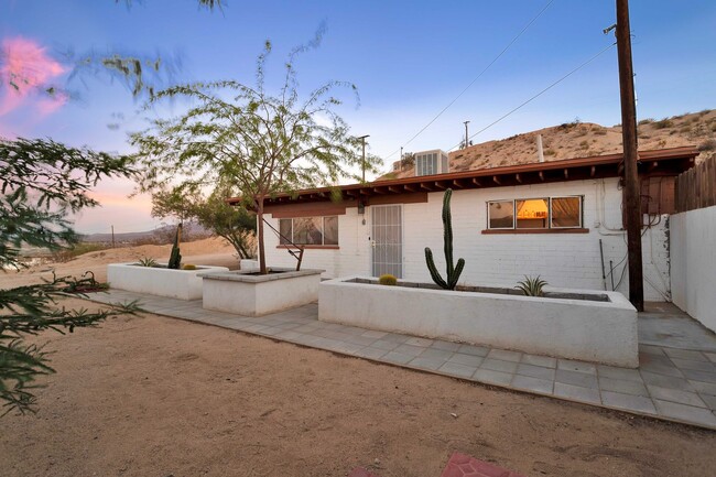 Building Photo - 73145-73129 29 Palms Hwy