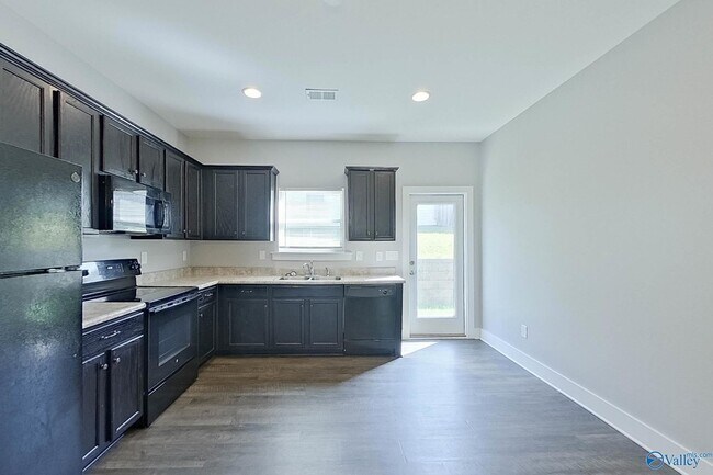 Building Photo - 111 Bates Ln