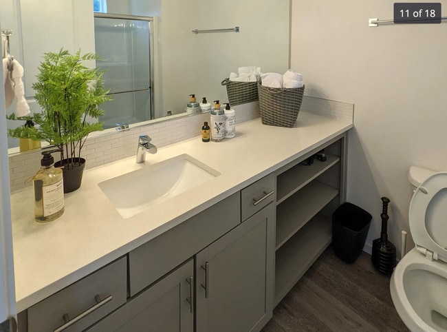 Building Photo - Your Silverdale Sanctuary Awaits! Fully Furnished with All Utilities Included.