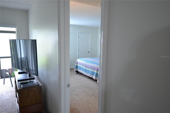 Building Photo - 161 Lakeside Dr