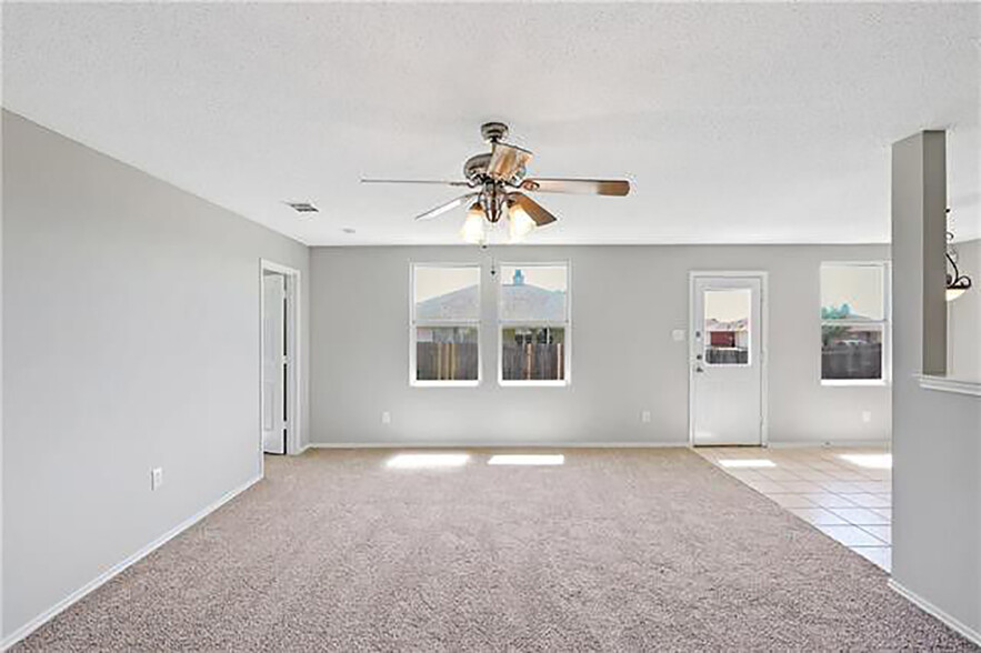 Living room. - 1419 Windy Meadows Dr