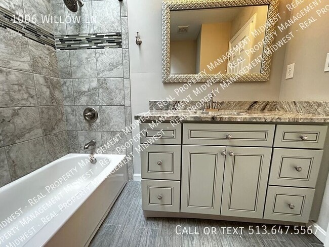 Building Photo - 1006 Willow Ln