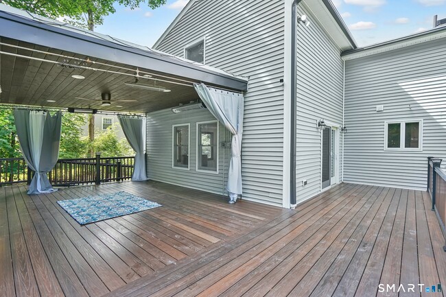 Building Photo - 228 N Granby Rd