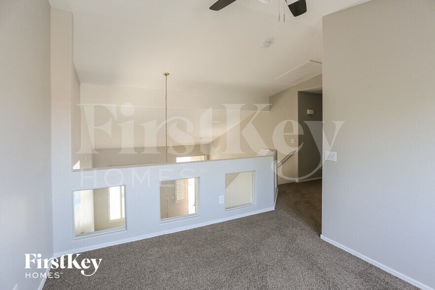 Building Photo - 15874 W Mohave St