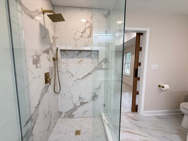 Building Photo - 2539 Springs Dr