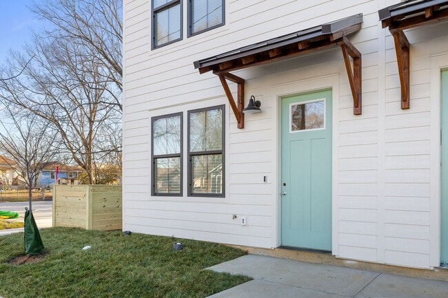 Building Photo - 1758 S Highland Park Ave