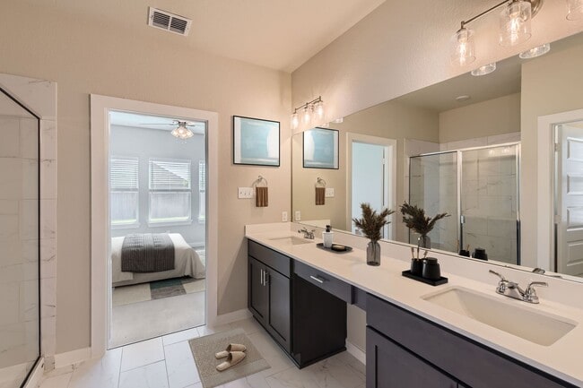 Building Photo - CAMBRIDGE PLAN