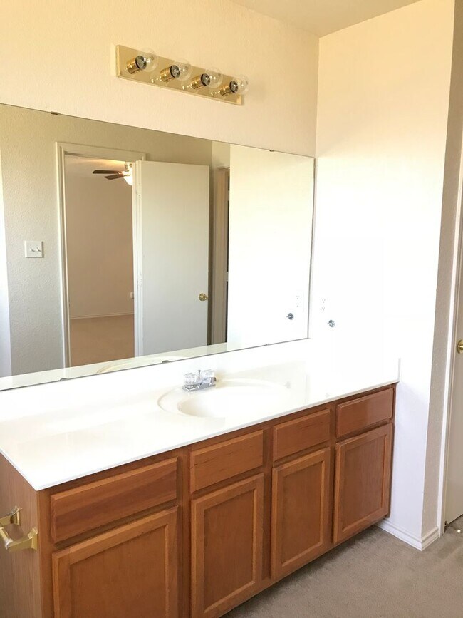 Building Photo - 3-Bedroom House for Rent in Killeen