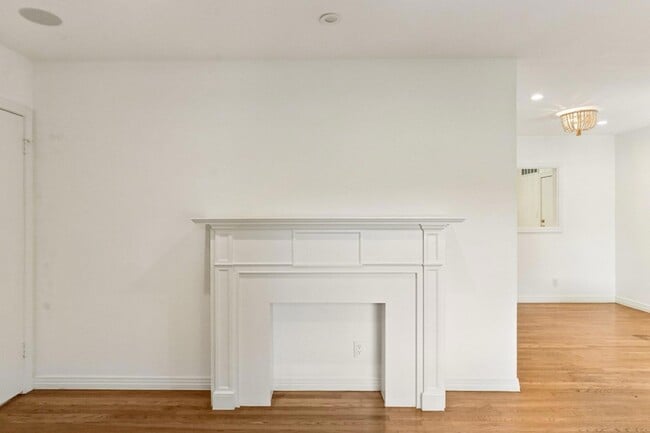Building Photo - 1303 Morrow St