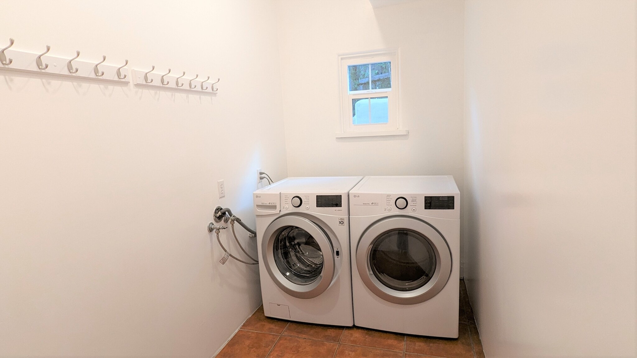 Laundry and pantry, W/D included - 25648 Timpangos Dr
