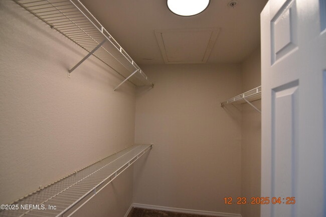 Building Photo - 13810 Sutton Park Dr N