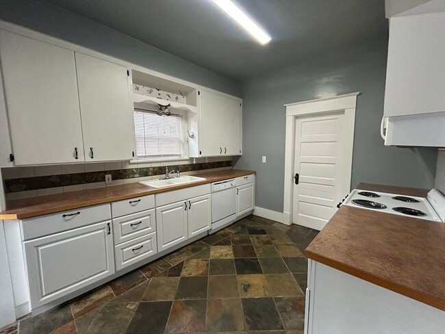 Building Photo - 2 Bedroom Home Near Downtown Ellensburg