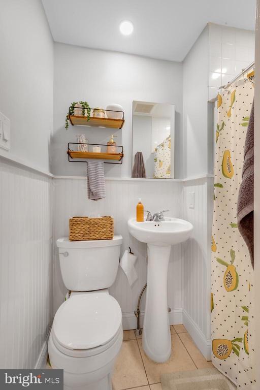 Building Photo - 626 S 19th St