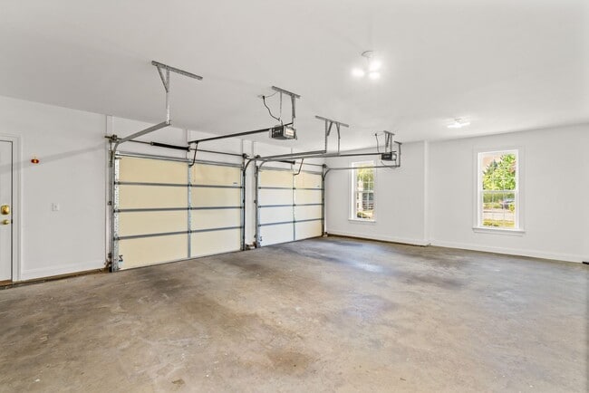 Building Photo - 4990 Lake Tree Ln