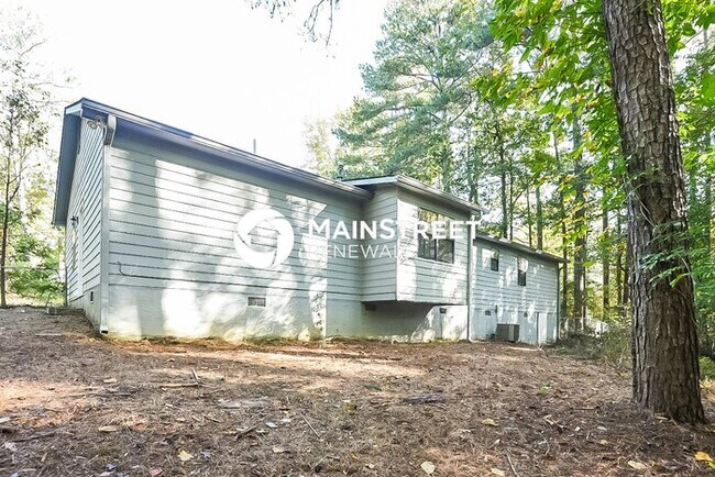 Building Photo - 3 Bedroom Pet-Friendly Home in Buford, GA with Main Street Renewal