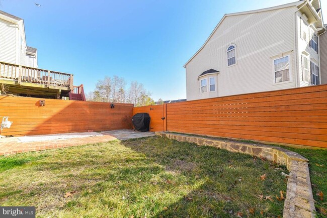Building Photo - 3100 Esser Pl