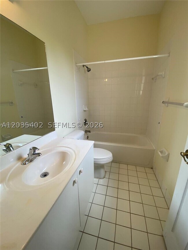 Building Photo - 959 NE 42nd Terrace
